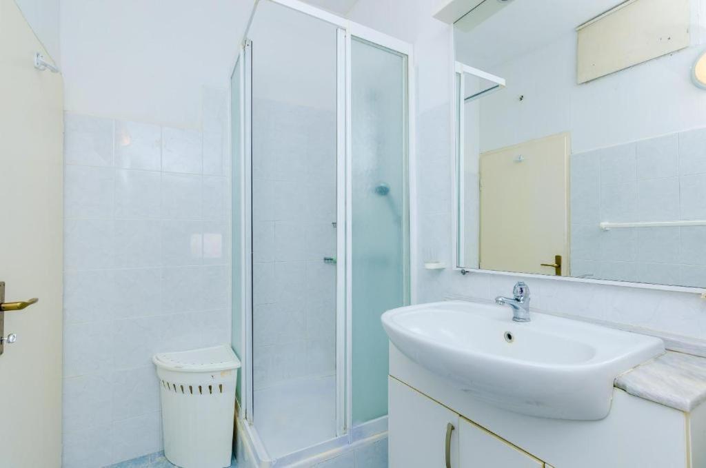 Ivona Apartment *